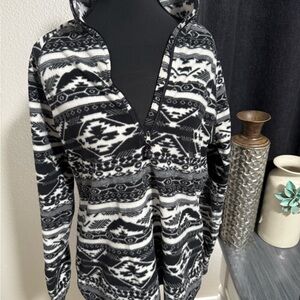 Black and White Patterned Women's Sweater